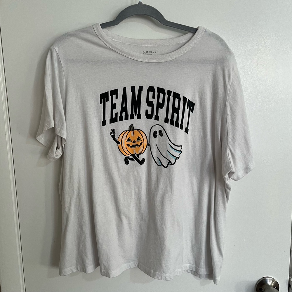 Old Navy Fall White Tee XXL